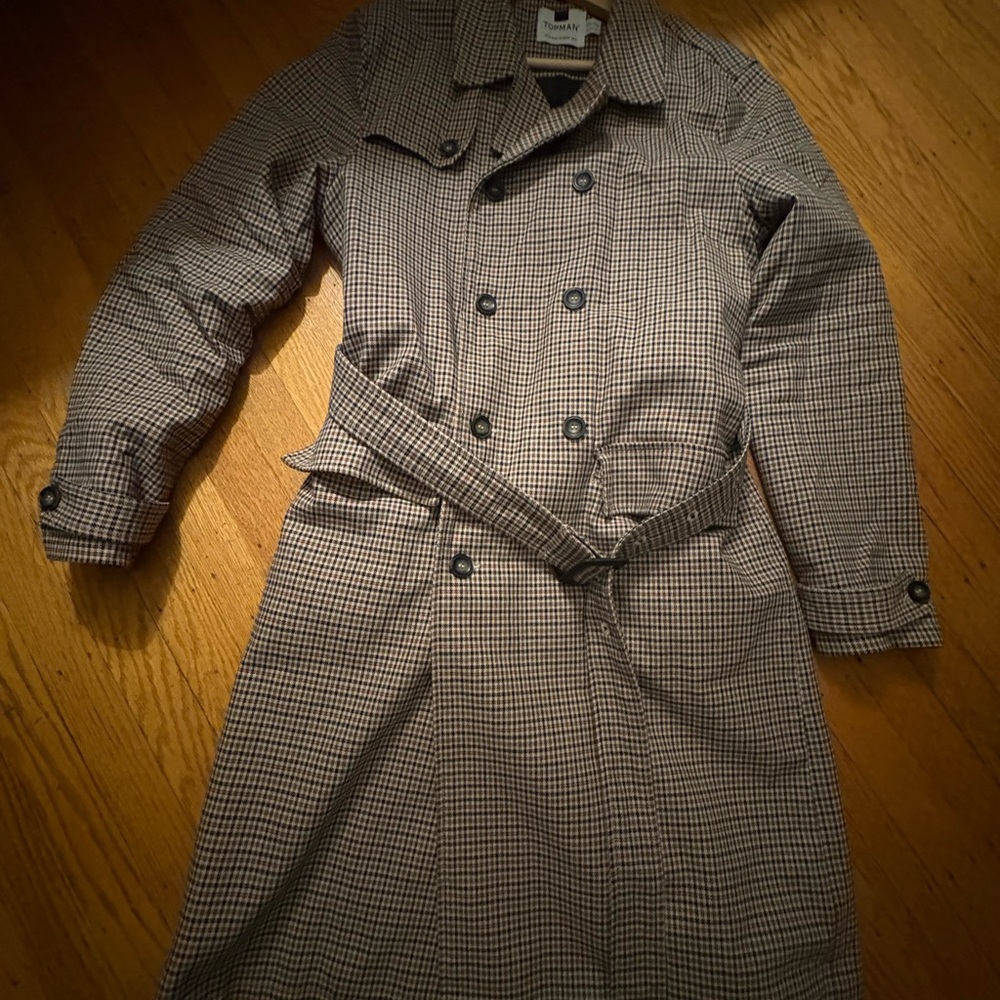 Chic Checkered Double-Breasted Coat - image 3